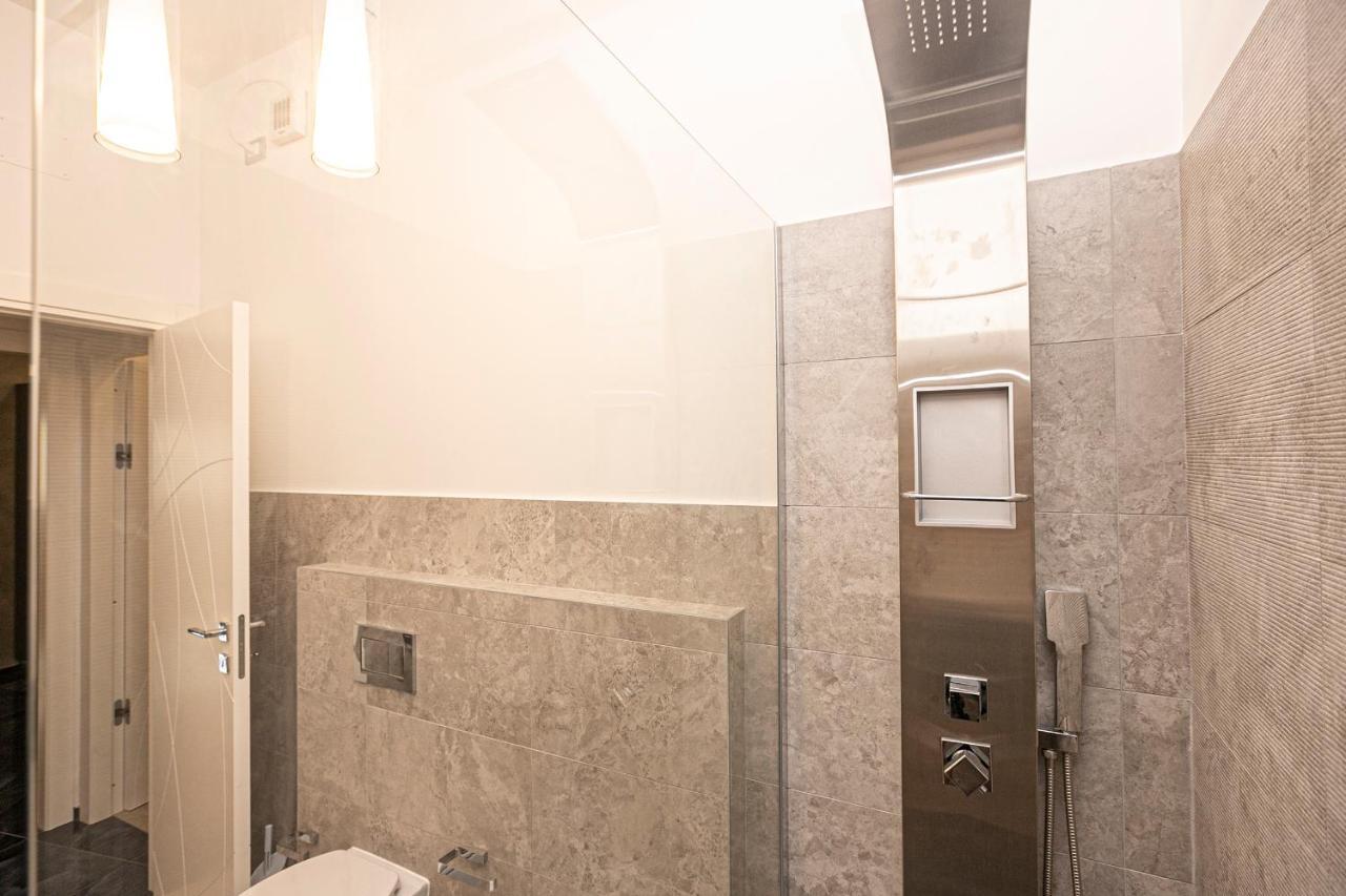Domus Carmen Luxury * Genua
