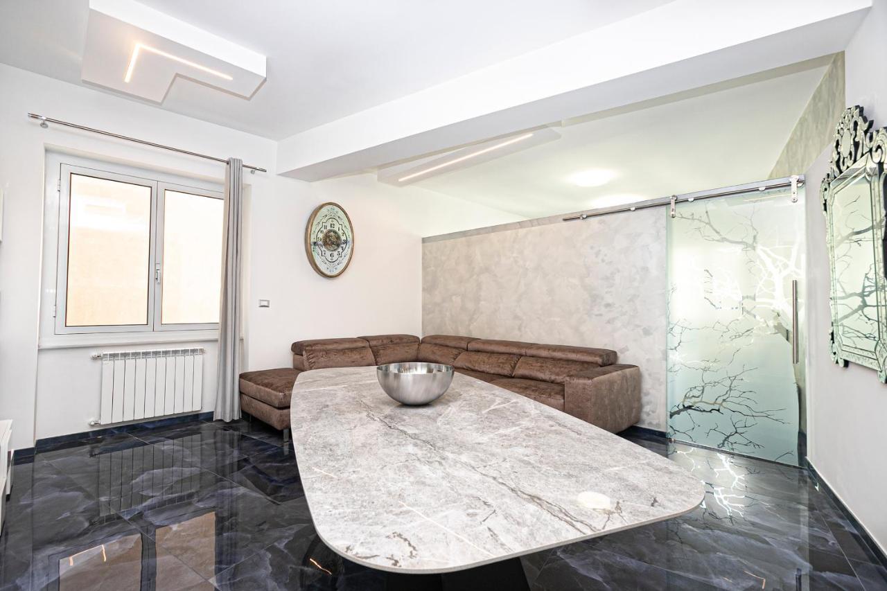 Domus Carmen Luxury Apartment